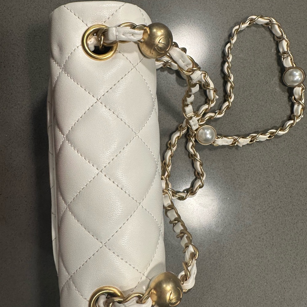 Chanel Classic Mini flap - Picture 8 of 15